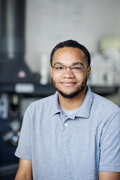 headshot of artist and photographer aaron turner