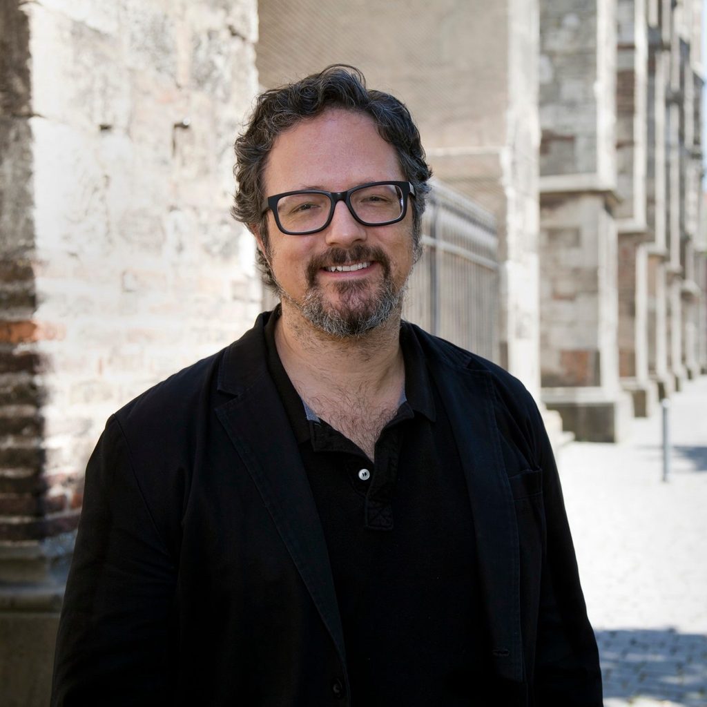 Rafael Lozano-Hemmer headshot